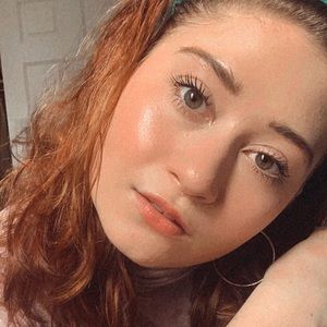 Meet your Posher, Cassandra